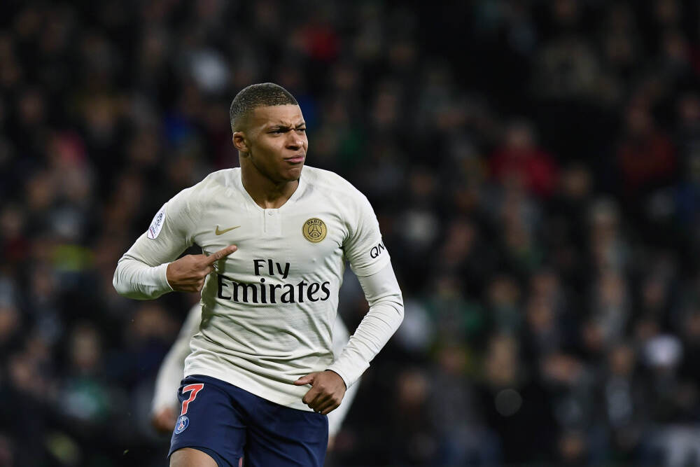 那一片天空从未改变：《飞飞：无限宇宙》与我们的“飞翔”启蒙